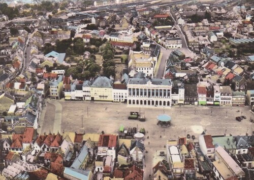 HAZEBROUCK - Vue générale - L'Hôtel de Ville