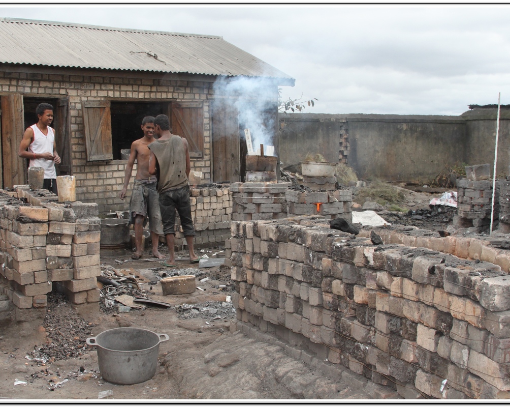 Les cocottes  d'aluminium a Madagascar