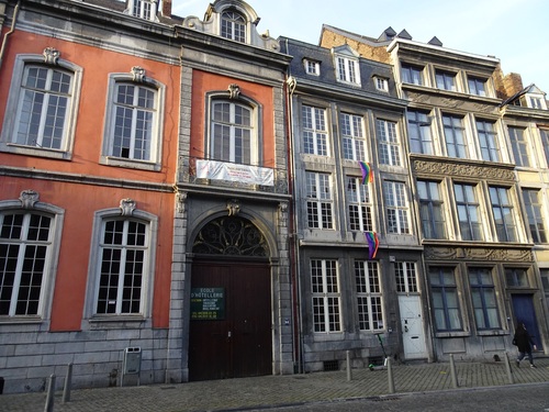 Autour de la colléziale Zaint Barthélémy à Lièze en Belzique (photos)