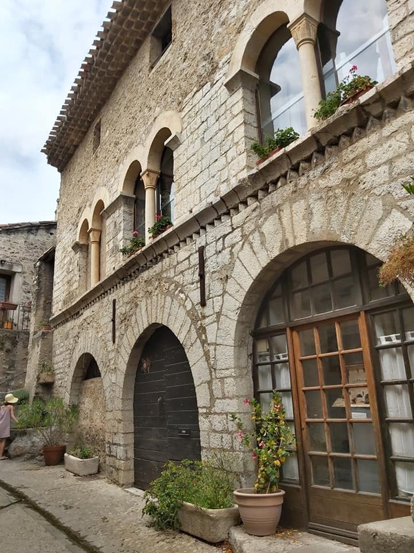 LE VILLAGE DE SAINT GUILHEM LE DESERT dans l'HERAULT    (2)