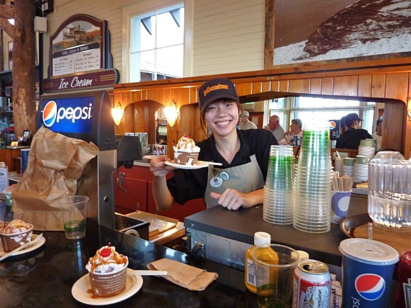 Jour 10 Yellowstone Geyser Lake Store