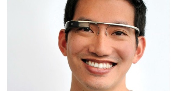 Les Google Glass sont notamment utilisées par des chirugiens durant des opérations pour accéder directement au dossier d'un patient.