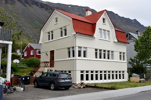 De Suðavík à Suðavík via Ísafjörður