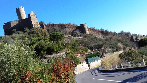Le Castello di Monte Ursino à Noli 