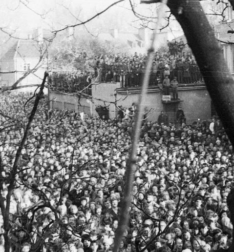 Jerzy Popieluszko Funeral - 38.jpg