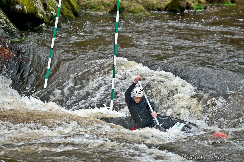 canoe kayak roches du diable - franchissement de barrière