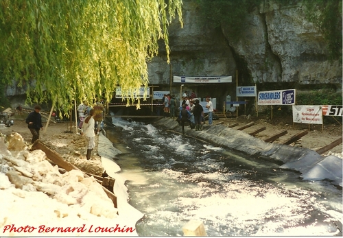 Le pompage des eaux de la Douix de Châtillon sur Seine en 2001