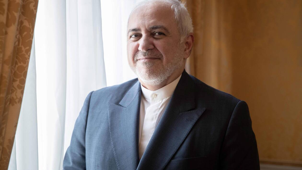 Le ministre iranien des Affaires étrangères Mohammad Javad Zarif lors d'une entrevue avec l'Agence France-Presse (AFP) à l'ambassade d'Iran à Paris le 23 août 2019.