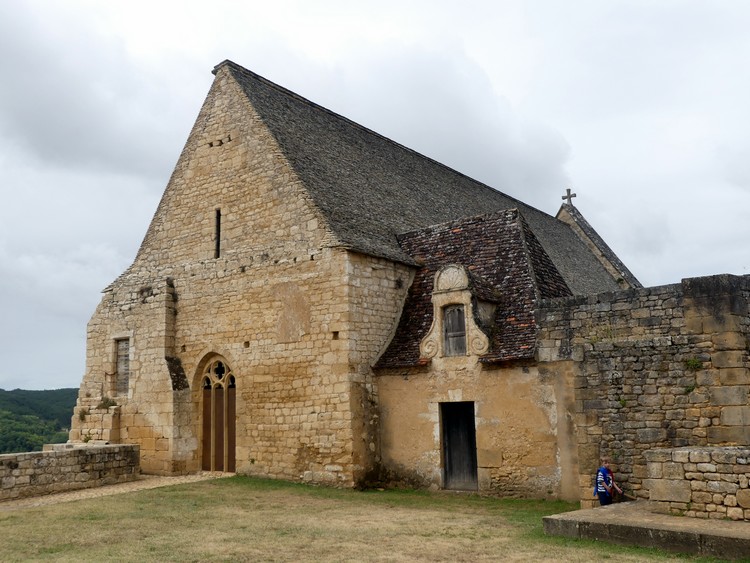 Accès à l'église depuis le château