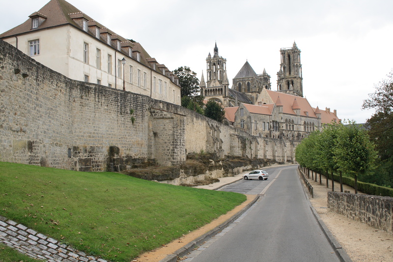 La cité médiévale de Laon. Aux portes du moyen âge