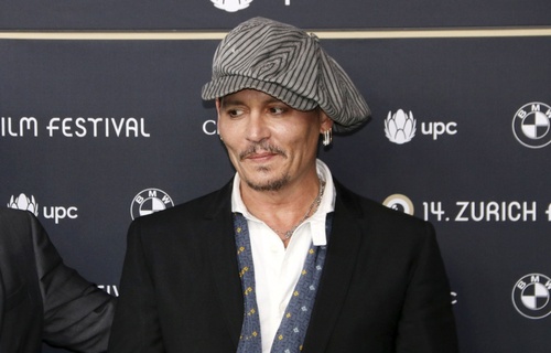 Les anciens avocats de Johnny Depp veulent le forcer à témoigner