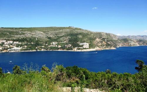 Vue du fort Royal sur l’île de Lokrum