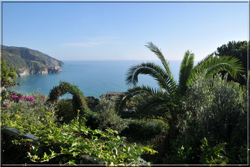 Italie, les 5 Terres : sur le sentier N°6, arrivée à Corniglia