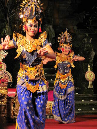 Ubud Bali , spectacle de danse au Lotus Pond 