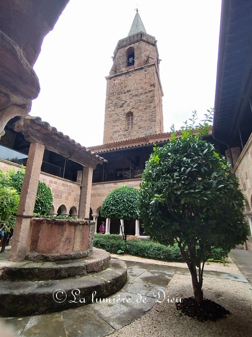 Fréjus, le cloître de la cathédrale saint Léonce