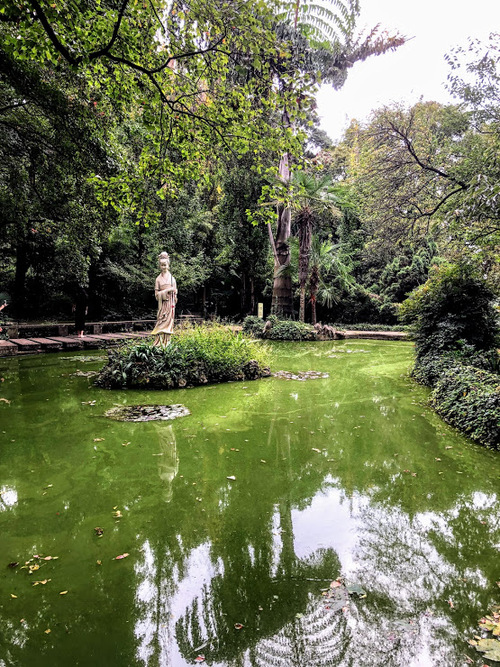 temple d'or de Kunming; la statu de Madame Whu