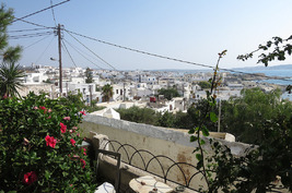 Le port de Pirée et l'ile de Naxos