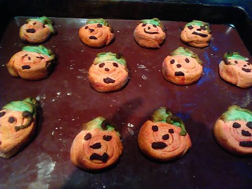 Biscuit citrouille (clémentine) et biscuits arraignée (chocolat) spécial HALLOWEEN{Vegan}