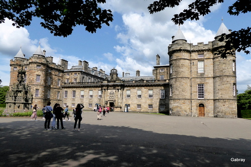 Édimbourg : le palais de Holyrood... 