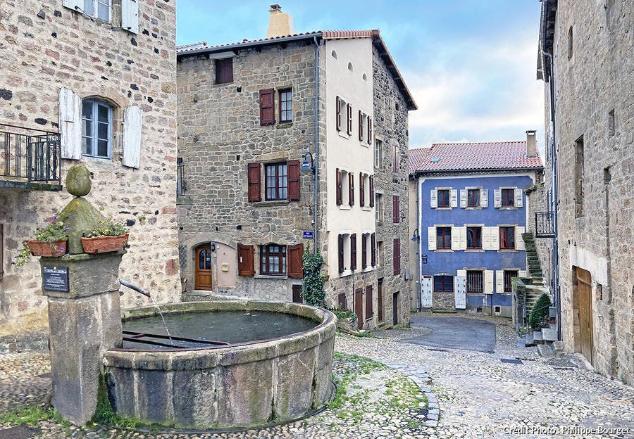Patrimoine français - 3: Les plus beaux villages de Haute-Loire