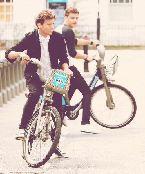 Louis et liam sur 2 roue *o*