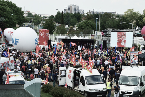 2.000 personnes à Bobigny en soutien aux « arracheurs de chemises » d’Air France  (RP 28/05/2016)