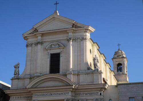 La Cathédrale Saint-François d'Assise à Civitavecchia