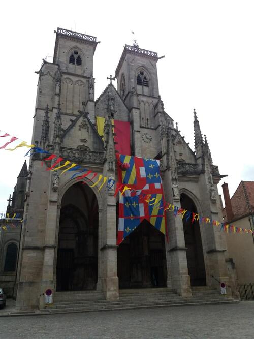 Semur en Auxois (21)