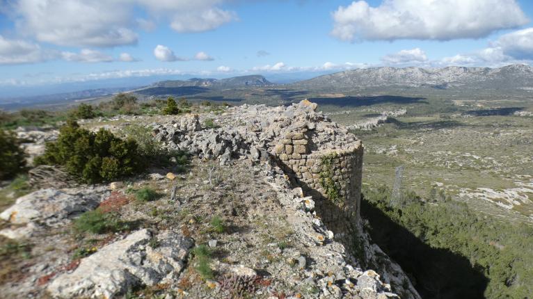Peut être une image de montagne