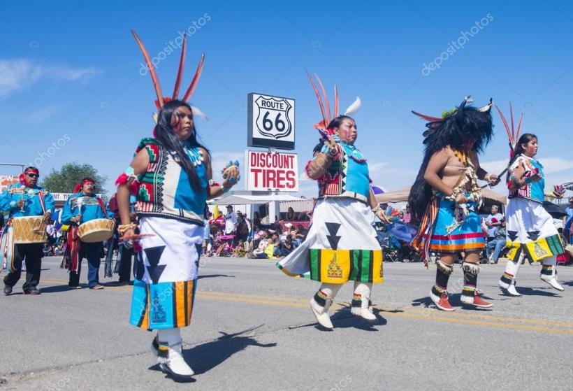 ETATS UNIS - LES INDIENS D'AMÉRIQUE CELÈBRENT LEURS TRADITIONS PENDANT TROIS JOURS