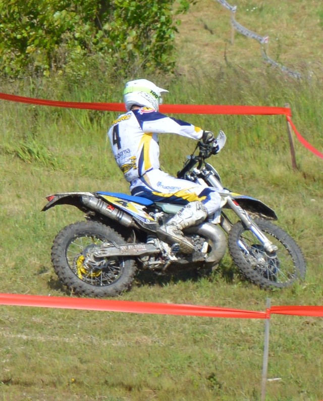 Blog de sylviebernard-art-bouteville : sylviebernard-art-bouteville, 29ème Enduro des Coteaux Charentais . Châteauneuf-sur-Charente 4.05.2014 (N°8)