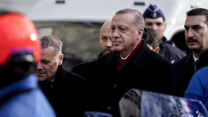Migrants: Erdogan dit qu'il recevra Macron et Merkel à Istanbul le 17 mars