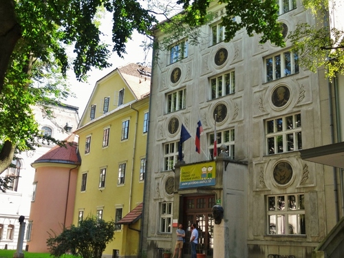 Autour du parc Zvezda à Ljubljana en Slovénie (photos)