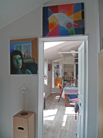 site - expo dans l'entrÃ©e - peintures de Colette Chassine et Alain Delecroix - sculpture J C DerrÃ©P