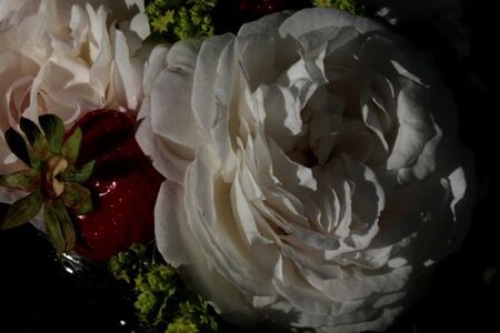 Des roses et des fraises