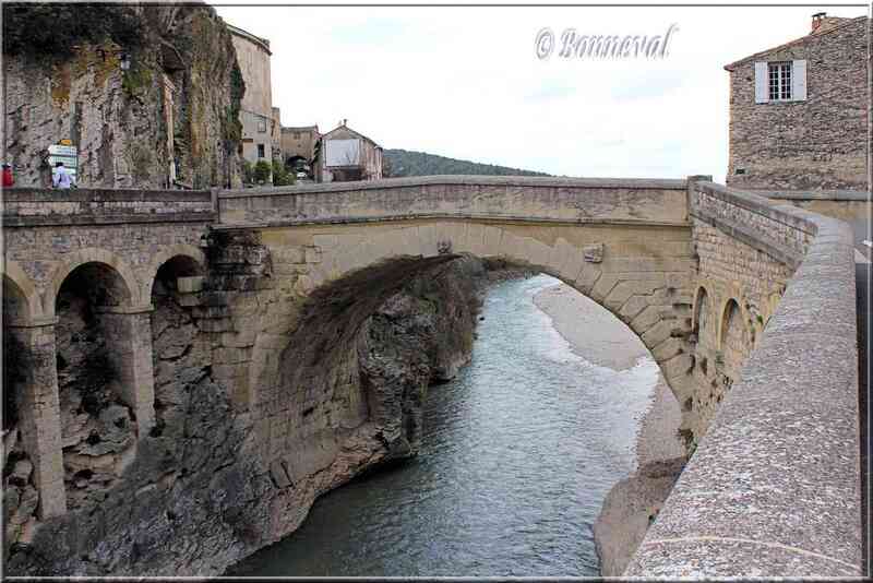 Vaison-la-Romaine Vaucluse le Pont romain 