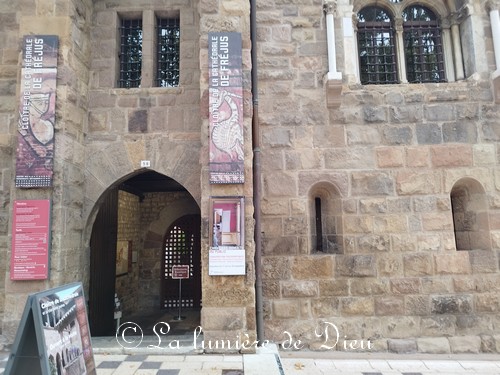 Fréjus, le cloître de la cathédrale saint Léonce