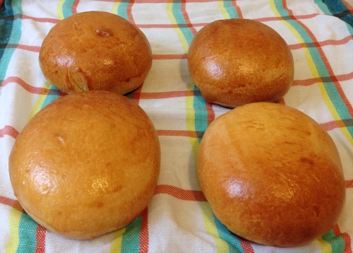 PAN DE COCO - Petits pains au beurre fourré de noix de coco vanillée au lait condensé & cassonade