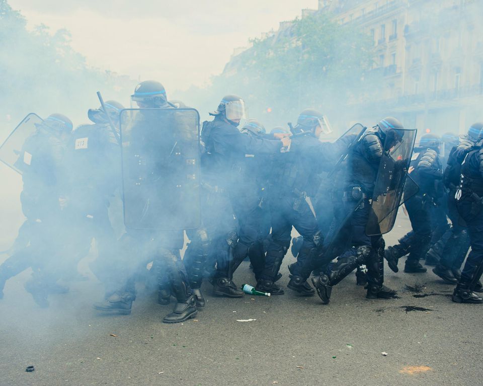 Intervention policière lors de la manifestation à l'appel du collectif Vérité et justice pour Adama samedi à Paris.