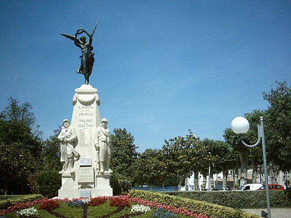 langon-monuments-aux-morts.jpg