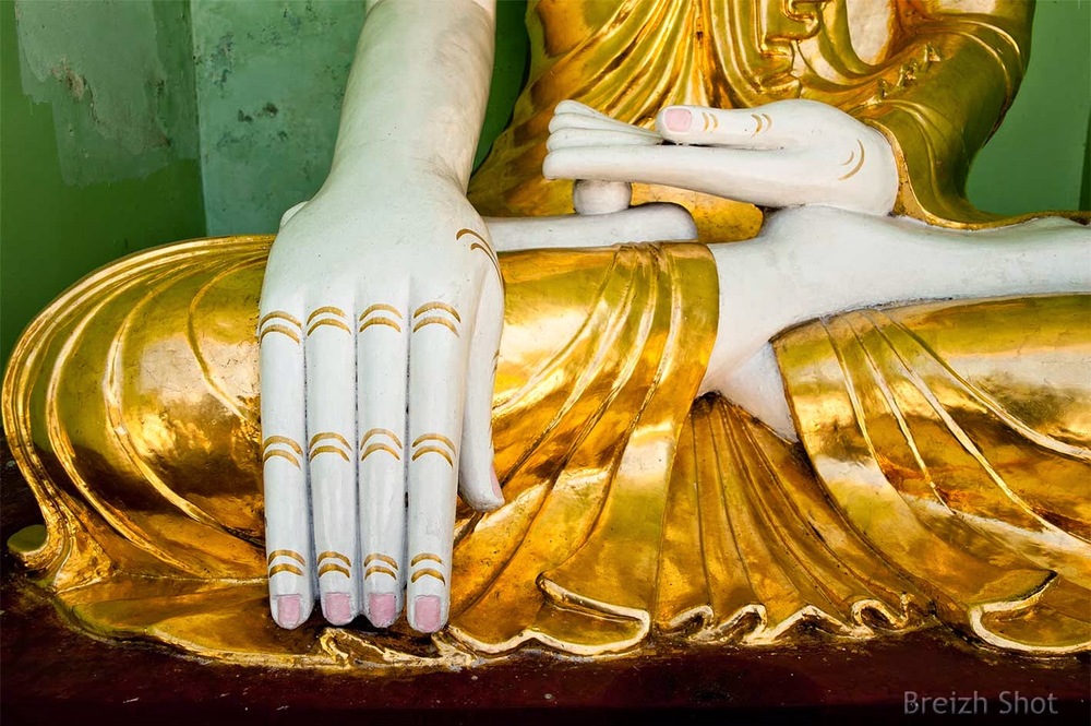 Shwedagon - Posture de Bouddha 