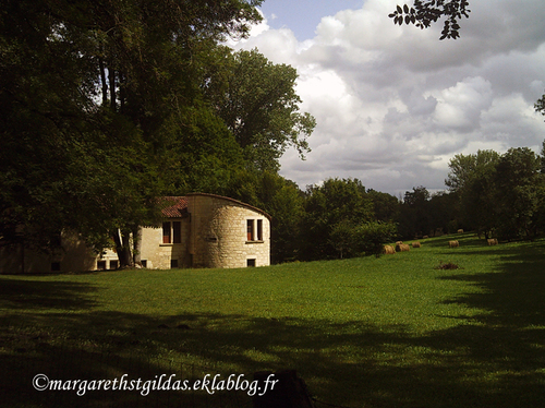 Le prieuré de Merlande (Dordogne) - The Merlande's priory (Dordogne)
