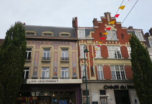 Façade "A la ville de Limoges" à LENS 