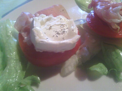 Salade de tomates au chèvre et Parme
