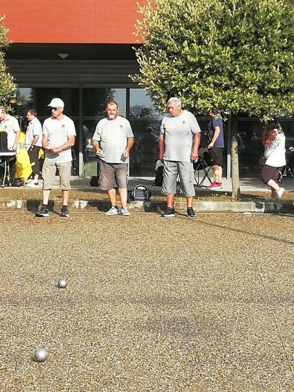 Officiel 12 heures à Pétanque de Montbartier -82-