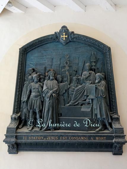 Sainte-Anne d'Auray, le cloître et le chemin de croix
