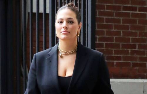 Ashley Graham réconforte celles qui n'aiment pas leur corps