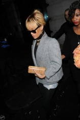 PHOTOS DE RIHANNA A LONDRES !