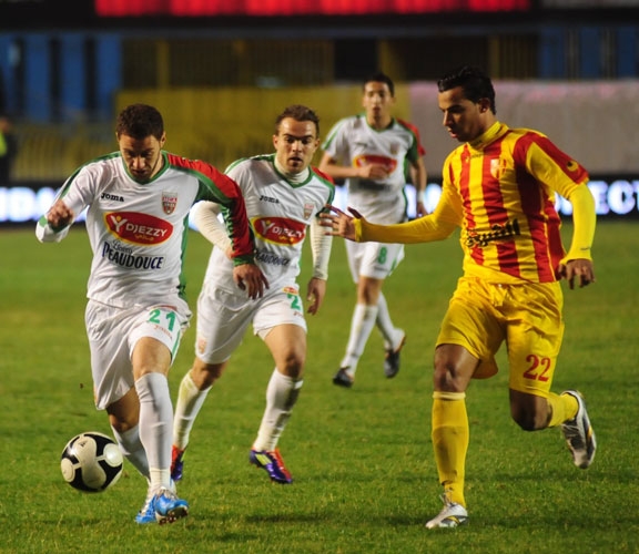 Mardi 28.02.2012 match en retard NAHD-MCA 2-2