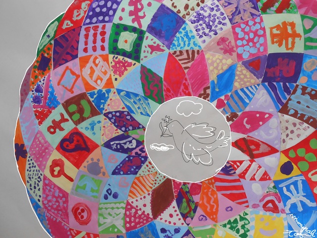 Blog de mimipalitaf : mimimickeydumont : mes mandalas au compas, suite de la journée pour la Paix